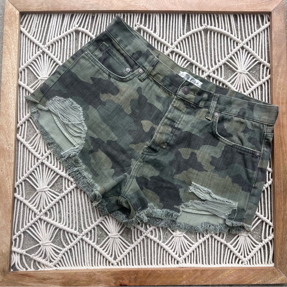 We The Free Camouflage Denim Shorts Size 29